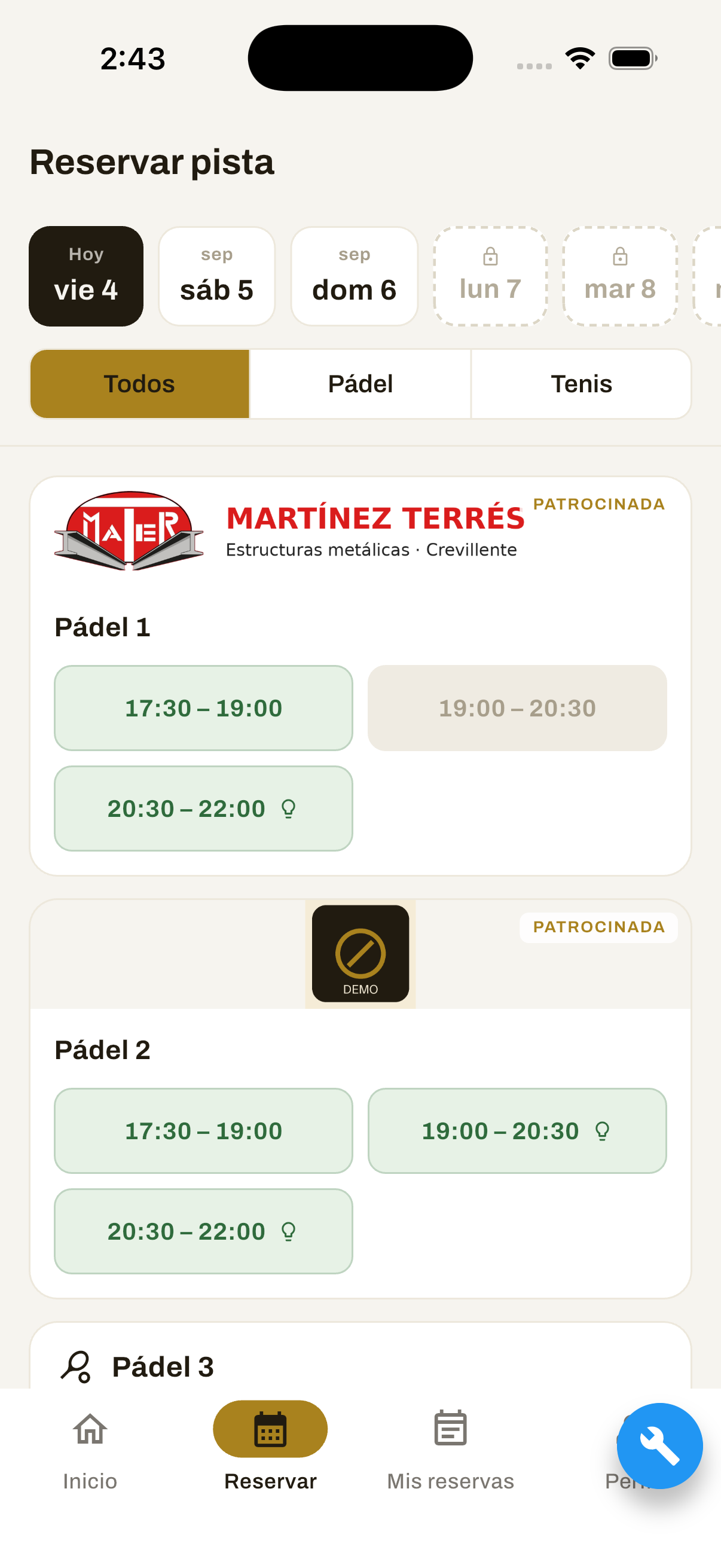 Pantalla completa de reservas con la pista asociada al nombre Martínez Terrés.